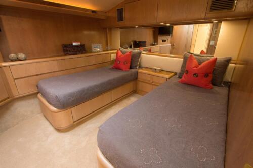 Luxury Yacht Starboard - Bedroom